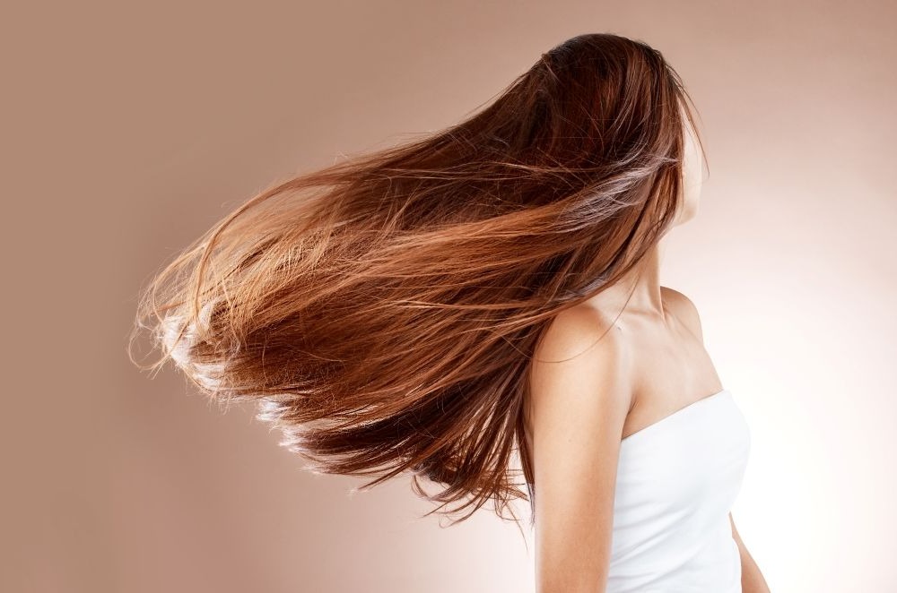 balayage-cuivre-sur-cheveux-blonds