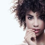 Cheveux ondulés femme : guide complet pour un look wavy réussi cheveux-ondules-femme