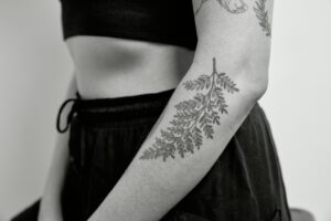 idee-tatouage-bras-femme