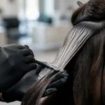 Comment le balayage à l'argile sublime-t-il votre chevelure ? balayage-argile