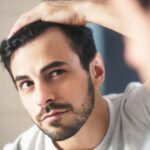 Golf cheveux : comment créer un look plaqué tendance et élégant golf-cheveux
