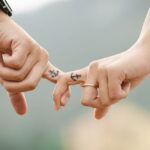 Tatouage couple amour éternel : les idées les plus symboliques tatouage-couple-amour-eternel